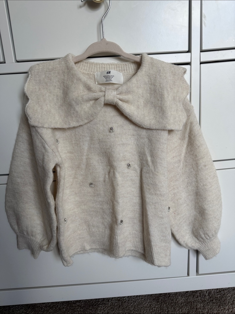 H&M Cream Knit Sweater with Bow Collar and Jewel Accents Girls 4T